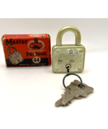 Vintage Master Lock Little Giant Padlock #44 in Box - $361.56 MXN