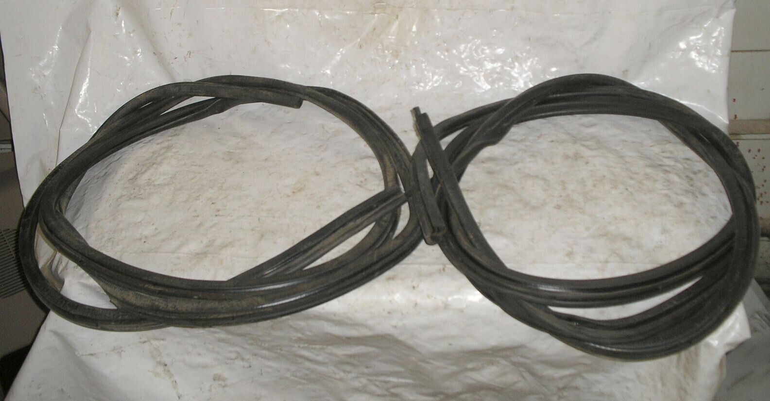 2000 Mazda B4000 Extended Cab V6 4X4 AT Door Seals Set Right &amp; Left - $27.88