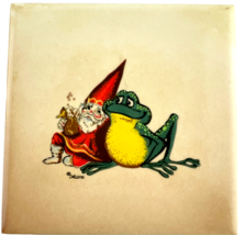 DeLane Lange Gnome Art Tile Decorative Gnome Holding Stein Sitting w Frog - €24,10 EUR