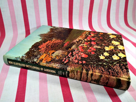 Vintage 1964 Illustrated Encyclopedia of Gardening Volume 1 + Garden Cal... - £7.90 GBP