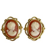 1960s Crown Trifari Cameo Clip On Earrings, Gold Tone Oval Shaped Excellent - €20,20 EUR