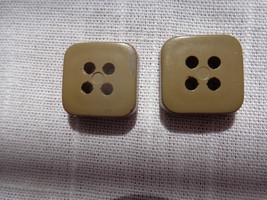 Tan Square Slightly Curved 4 hole Buttons Vintage (#3714) - £7.98 GBP