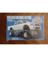 NEW Toyota Hilux 4wd Double Cab 1992 LHD  Aoshima  Sealed 1:24 High Ride... - $981.13 MXN