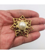 Gold Tone Eight Pointed Star w/ Faux Pearls Pin Brooch 1.75” x 1.75&quot; Oct... - $9.49