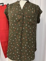 Pleione Women&#39;s Blouse Olive Green Print Size Small - $14.85