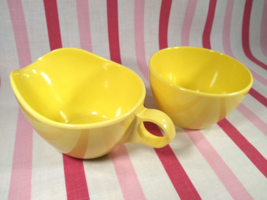 1950&#39;s Mid Century Melamine Royalon / Windsor Yellow Melmac Creamer &amp; Su... - £7.45 GBP