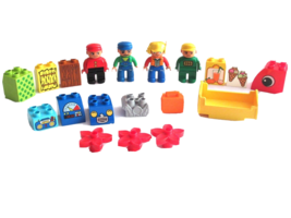 Lego Duplo Lot 4 Figures + Engine Block Suitcase Flower Bed Hay Bale Ice Cream - £10.19 GBP