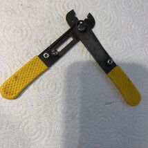 Vintage Adjustable Wire Stripper Cutting Pliers Radio Shack Corp USA - $9.72 CAD