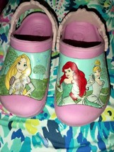 Girls Disney Princess Crocs Sz 12/13 Cute  - £23.80 GBP