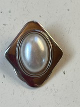 Vintage Jeri-Lou Marked Silver Trapezoid w Faux White Pearl Oval Cab Scarf Clip - £7.55 GBP