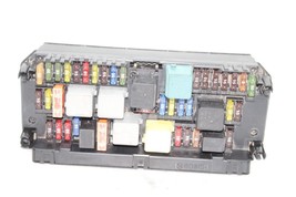 12-16 MERCEDES-BENZ E350 SEDAN Front SAM Module Relay Fuse Box F3690 image 2