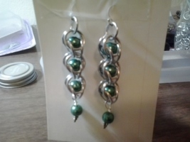 chain maille earrings with silver ear wire and teal pearls (item 102) - £0.78 GBP