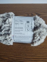 1 Skein Lion Brand Yarn - Go for Faux Sparkle - £4.66 GBP