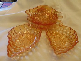 Anchor Hocking Grape Pattern Amber Glass Candy Dish Leaf - £30.57 GBP