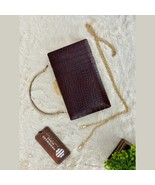 Exquisite Crocodile-Embossed Leather Clutch with Gold Chain – Luxury Vin... - $189.00