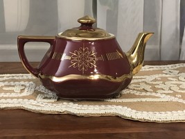Vintage Hall &quot;Baltimore&quot; Shape Maroon And Gold Teapot 6 Cup Made In Usa - £27.94 GBP