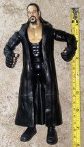 WWE WWF The Undertaker 2004 Jakks Pacific Action Figure With Trench Coat - £16.07 GBP