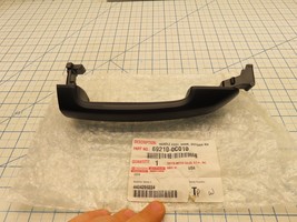 Toyota 69210-0C010 Exterior Door Handle Textured Black Left LH - $652.58 MXN