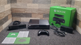 Microsoft Intern Signature 2014 Xbox One Console with Kinect ~ Very Rare! - £382.23 GBP