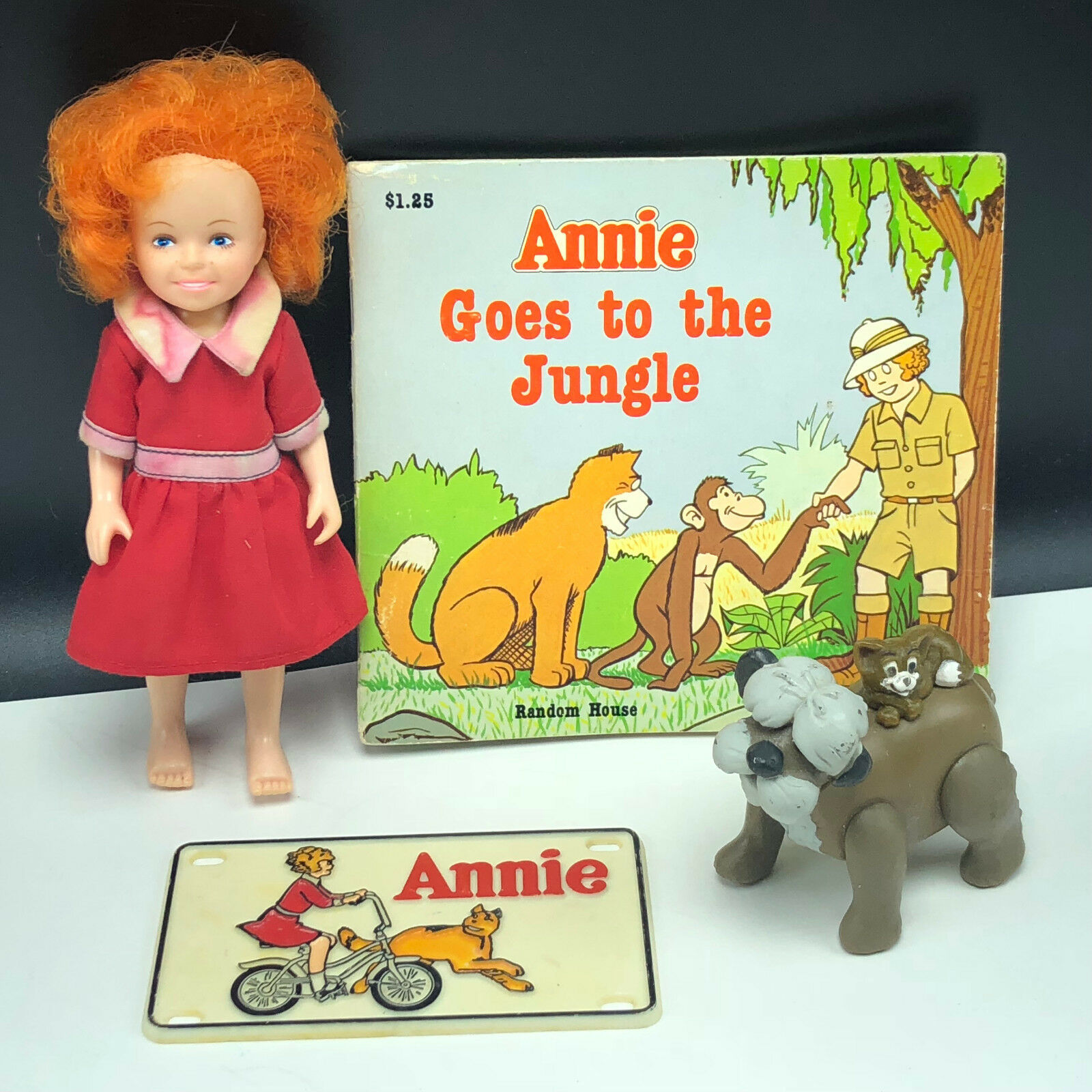 Primary image for LITTLE ORPHAN ANNIE DOLL vintage Lot Sandy book Goes Jungle knickerbocker 1982