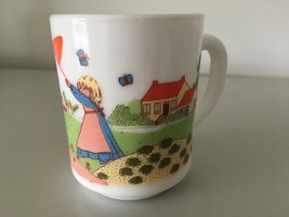 Arcopal Vintage Mug - Country Garden Theme - £11.95 GBP