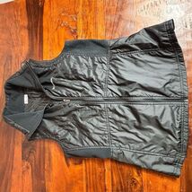 Columbia Women's Black Vest Size M Sleeveless Full Zip Casual - $14.26