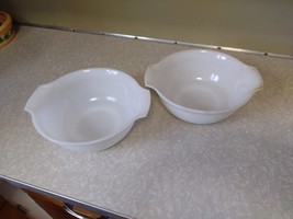 2 Vintage GLASBAKE #J-2356 Nesting Mixing Bowl Bowls Milk Glass White KI... - £18.27 GBP