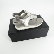 Naturalizer Women&#39;s Lincoln Thong Style Leather Silver Sandal 4 New In Box - £25.32 GBP