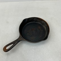 Vintage WAGNER WARE SIDNEY O #3D Cast Iron Skillet 6 1/2&quot;  - Sits Flat - £18.69 GBP