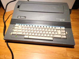 *LOUD NOISE BUT POWERS ON* VINTAGE SMITH CORONA SC 125 ELECTRIC TYPEWRITER - $459.14 MXN