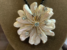 Sterling Silver GSJ Flower Necklace Mother of Pearl Fashion Jewelry 18&quot; - £31.41 GBP