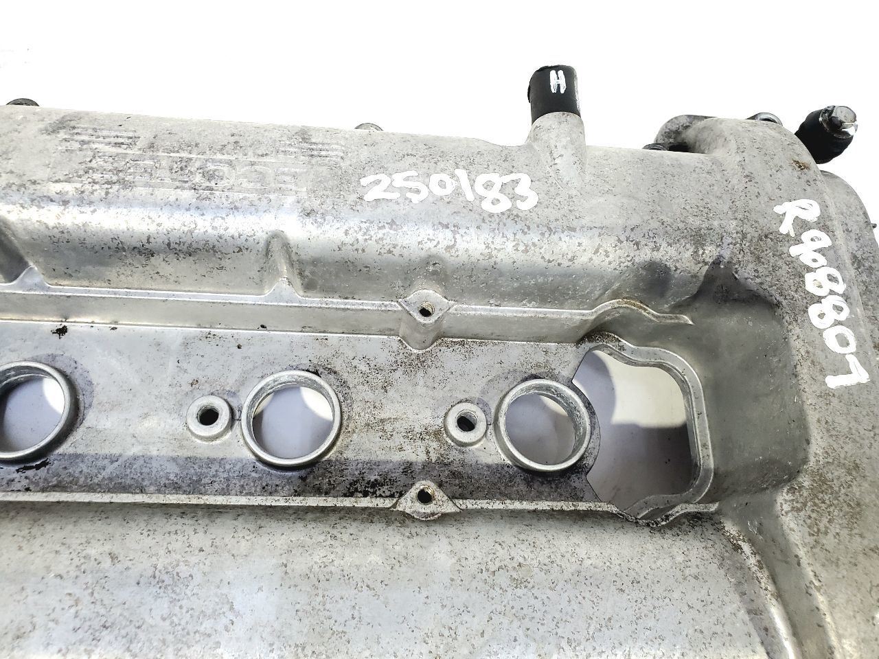2014 Buick Verano OEM Engine Valve Cover  Item image 9