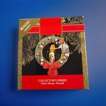 Hallmark - 1990 - Chris Mouse Wreath - Magic Light Ornament - €6,05 EUR