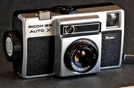 Ricoh 126 Auto X camera with a Rikenon 40mm f/2.8 Lens Beautiful Shape - £14.26 GBP