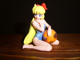 Sailor Moon Gashapon figure Minako Aino with beach ball - $15.00