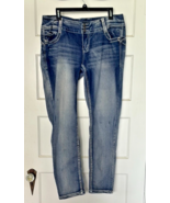 Ariya Blue Straight Leg Jeans Timeless Style - $30.52 CAD