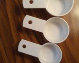 Pyrex Accessories measuring cups 3 - $12.34