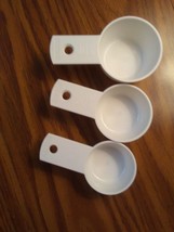 Pyrex Accessories measuring cups 3 - $12.34