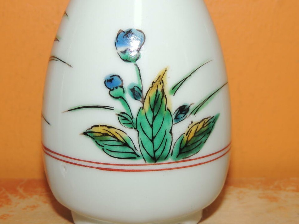 Bottle Vase 5.5" White Floral blue red green yellow poss Kutani Vintage /Antique Item image 11