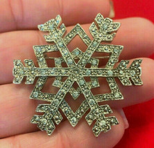 Vintage Anne Klein AK Signed Silver Tone Holiday Snowflake Christmas Brooch Pin - £12.05 GBP