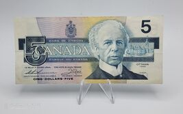 Canada Banknote 5 Dollars 1986  P-95b ~ Circulated - $9.89