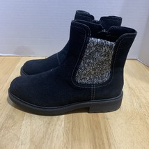NEW CLARKS COLLECTION SIZE 7M BLACK SUEDE WOMEN BOOTS SIDE ZIP COMFORT - $593.35 MXN