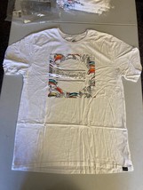 Hurley Men&#39;s Everyday Washed Toucan Aviary T-Shirt in White-Medium - $18.88