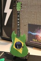 MAX CAVALERA (Sepultura)ESP Brazilian Flag MC600 LTD1:4 Scale Replica Gu... - €24,77 EUR