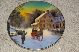 Avon &quot;Home For The Holidays&quot; 1988 Christmas Plate - £7.99 GBP