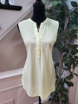 Chico&#39;s Women&#39;s Chartreuse Yellow Solid V-Neck Sleeveless Top Blouse Size 0 - £20.47 GBP
