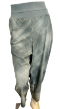NWT Athleta Nolita Slim Tapered Printed Green Crop Pant Size 22 - $443.32 MXN