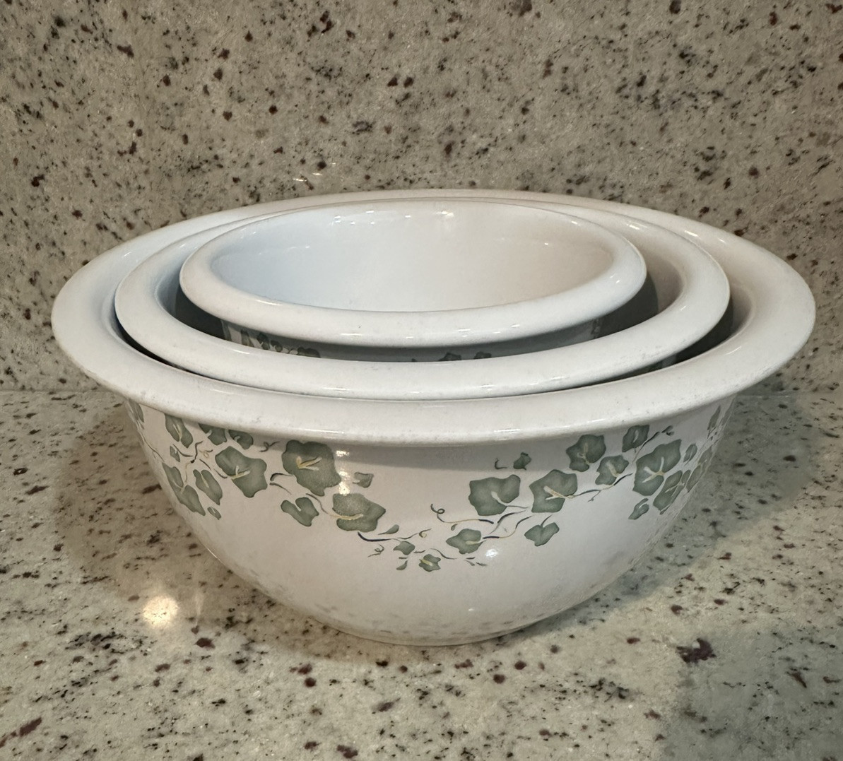 CORELLE  3pc  NESTING MIXING BOWLS CALLAWAY IVY 1, 2, 3 Qt. GREAT USED C... - $49.21
