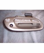 95 96 97 98 99 MILLENIA PASSENGER/RIGHT FRONT OUTER DOOR HANDLE - $226.60 MXN