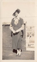 STYLISH WOMAN WITH FASHION DRESS &amp; HAT 1930s PHOTOGRAPH - £6.97 GBP